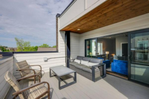 Sapphire Loft 4 Bedroom 4.5 Bath Rooftop Patio